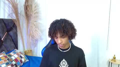 Snapshot of angell18_ chatting on 11-08-25, 08:40 Angel online show from 11-08-25, 08:40