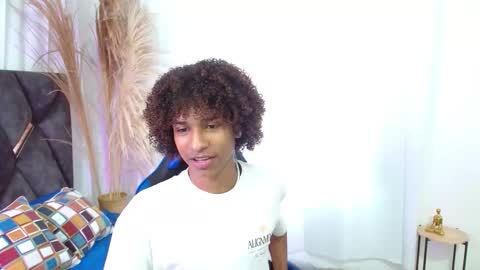 Snapshot of angell18_ chatting on 11-10-25, 08:52 Angel online show from 11-10-25, 08:52