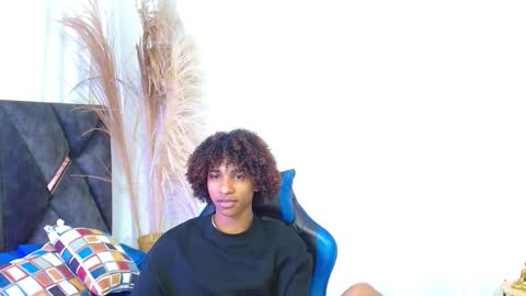 Snapshot of angell18_ chatting on 11-12-25, 08:08 Angel online show from 11-12-25, 08:08