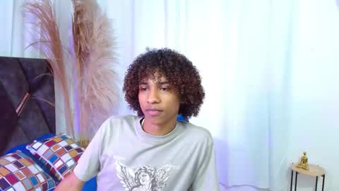 Snapshot of angell18_ chatting on 11-15-25, 08:05 Angel online show from 11-15-25, 08:05