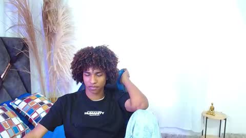 Snapshot of angell18_ chatting on 11-18-25, 08:24 Angel online show from 11-18-25, 08:24