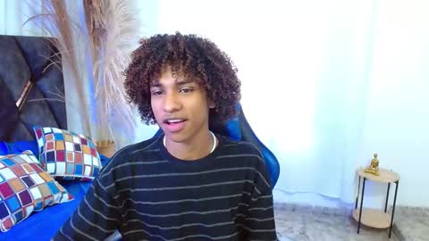 Snapshot of angell18_ chatting on 11-20-25, 08:52 Angel online show from 11-20-25, 08:52