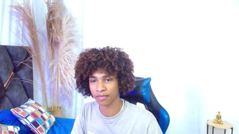 Snapshot of angell18_ chatting on 11-22-25, 08:30 Angel online show from 11-22-25, 08:30