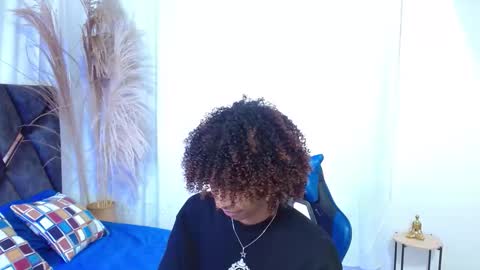 Snapshot of angell18_ chatting on 11-25-25, 08:09 Angel online show from 11-25-25, 08:09