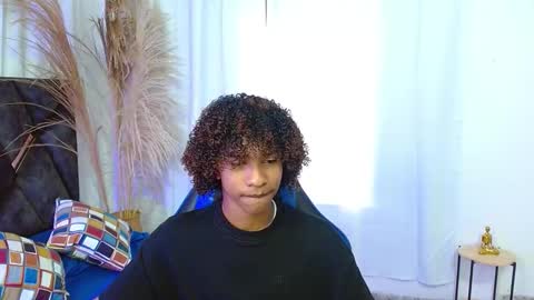 Snapshot of angell18_ chatting on 11-29-25, 08:45 Angel online show from 11-29-25, 08:45