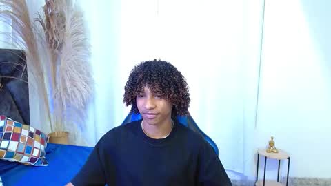 Snapshot of angell18_ chatting on 12-05-25, 08:38 Angel online show from 12-05-25, 08:38