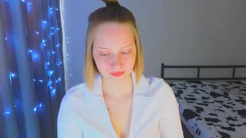 Cutie online show from 12-01-25, 03:22