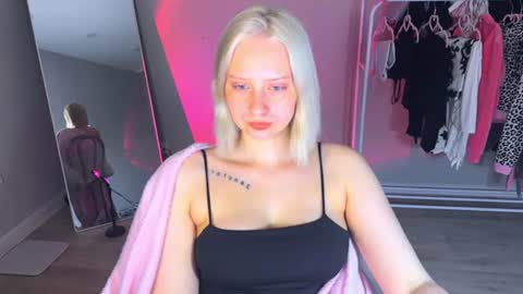 Cutie online show from 07-09-26, 03:49