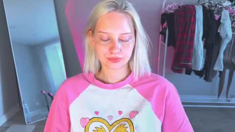Cutie online show from 08-05-26, 10:18