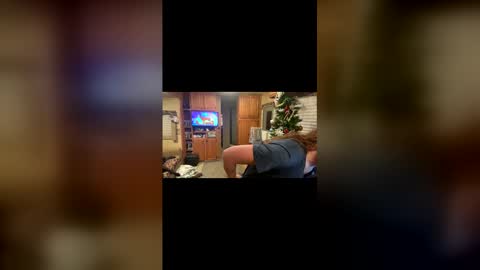 Snapshot of angellove8606 chatting on 12-16-25, 01:32 angellove8606 online show from 12-16-25, 01:32