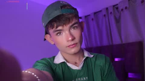 Angelo I work from home this is my room  online show from 03-09-26, 03:54