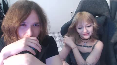 Snapshot of angelofporncouple chatting on 01-15-26, 09:29 Eva online show from 01-15-26, 09:29