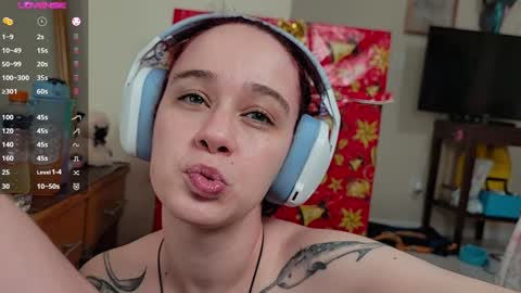 Snapshot of angels_fuck chatting on 12-21-24, 03:36 Chau Mist    online show from 12-21-24, 03:36