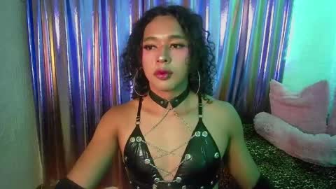 Snapshot of angelsdustxxx chatting on 06-06-26, 12:38 online show from 06-06-26, 12:38
