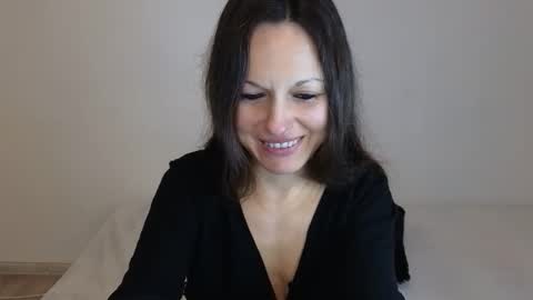 Giulia online show from 02-07-26, 01:59