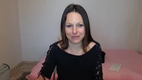 Giulia online show from 04-23-26, 12:29