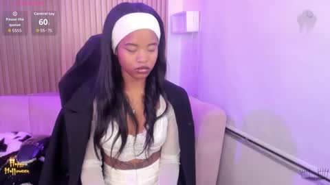 Snapshot of angelsmia_ chatting on 10-31-25, 05:08 MIA available content ask online show from 10-31-25, 05:08