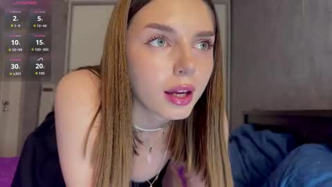 Snapshot of angelsofi__ chatting on 11-28-25, 06:10 angelsofi__ online show from 11-28-25, 06:10