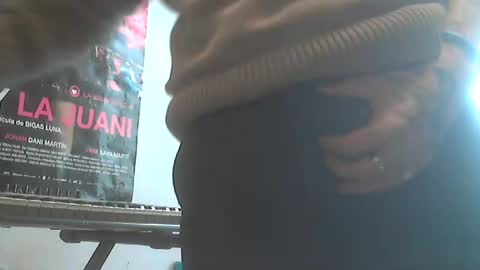 Snapshot of angelsound777 chatting on 12-02-24, 12:18 angelsound777 online show from 12-02-24, 12:18