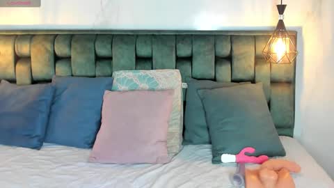 Snapshot of angelswets chatting on 02-26-25, 01:52 ANGIE online show from 02-26-25, 01:52