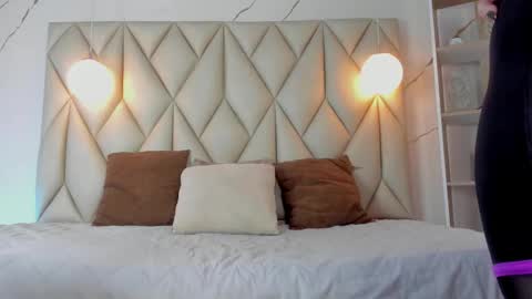 ANGIE online show from 11-21-25, 02:16