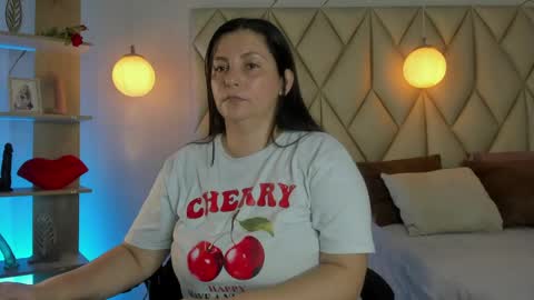 ANGIE online show from 06-08-26, 02:39