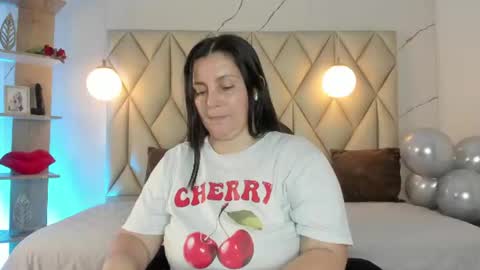 ANGIE online show from 06-25-26, 03:49