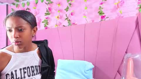 Snapshot of angeyapetite chatting on 12-18-25, 12:22 Anyega online show from 12-18-25, 12:22