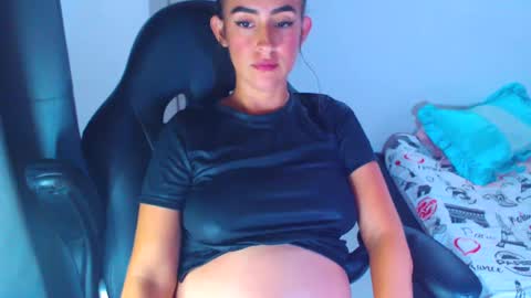 Snapshot of angie_dreamgirl chatting on 12-13-24, 09:09 IG angie dreamgirl01 online show from 12-13-24, 09:09