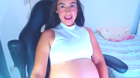 Snapshot of angie_dreamgirl chatting on 01-12-25, 05:54 IG angie dreamgirl01 online show from 01-12-25, 05:54