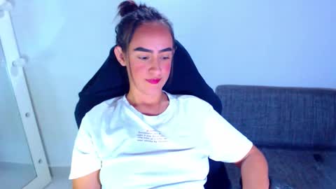 Snapshot of angie_dreamgirl chatting on 02-21-26, 12:22 IG angie dreamgirl01 online show from 02-21-26, 12:22