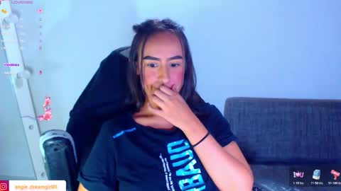 Snapshot of angie_dreamgirl chatting on 02-22-26, 11:14 IG angie dreamgirl01 online show from 02-22-26, 11:14