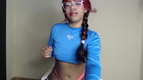 Snapshot of angie_fox1 chatting on 11-13-25, 08:30 angie_fox1 online show from 11-13-25, 08:30