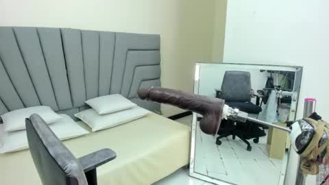 Snapshot of angie_will chatting on 06-05-26, 12:39 A N G I E. online show from 06-05-26, 12:39