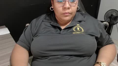 Snapshot of angy_ro12 chatting on 01-05-25, 03:22 angy online show from 01-05-25, 03:22