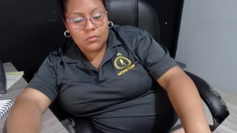 Snapshot of angy_ro12 chatting on 09-17-25, 10:55 angy online show from 09-17-25, 10:55