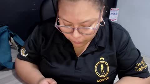 Snapshot of angy_ro12 chatting on 11-10-25, 08:52 angy online show from 11-10-25, 08:52