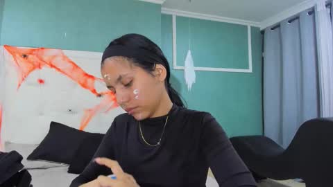 Ania online show from 10-26-25, 12:55