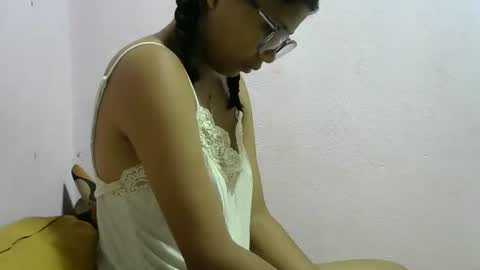 Snapshot of anielah chatting on 11-01-25, 12:18 anielah online show from 11-01-25, 12:18