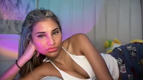 anisha online show from 02-10-26, 10:52