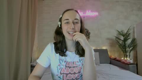 Snapshot of anikabloom chatting on 01-06-25, 05:41 anikabloom online show from 01-06-25, 05:41