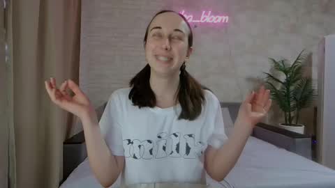 Snapshot of anikabloom chatting on 01-22-25, 08:07 anikabloom online show from 01-22-25, 08:07