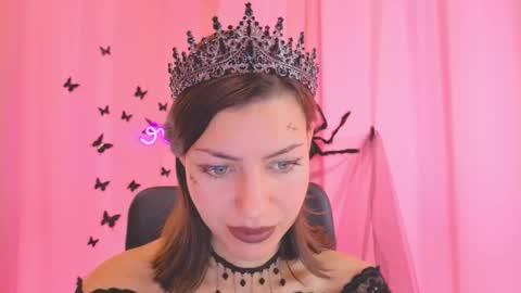 Anni online show from 10-31-25, 06:14