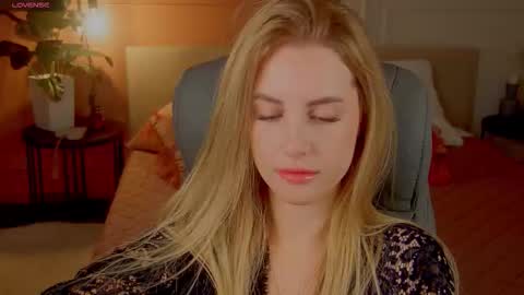 Anita online show from 10-01-25, 01:22