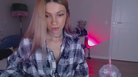 anita_moon_ online show from 10-15-25, 04:07