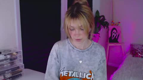 anita_moon_ online show from 04-15-26, 10:32