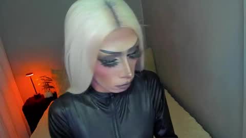 Miss Ann online show from 10-04-25, 01:58