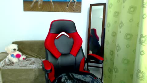 Snapshot of anitazarova chatting on 12-29-24, 05:33 Anita Zarova online show from 12-29-24, 05:33