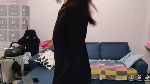 Snapshot of anjaessence chatting on 12-21-25, 04:14 Anja online show from 12-21-25, 04:14