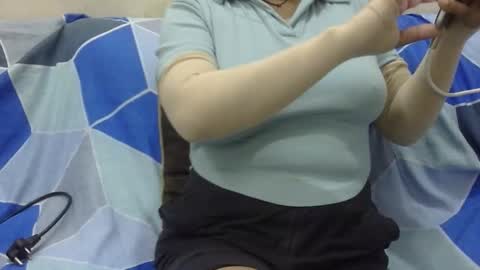 anjali_dogra786 online show from 09-19-25, 08:49